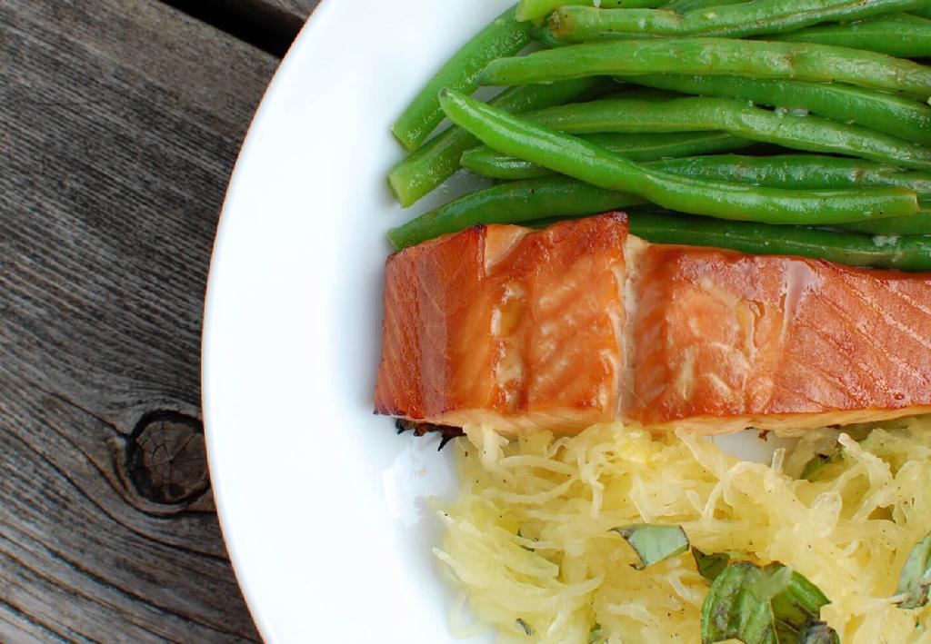 Baked Salmon with Green Beans Squash
